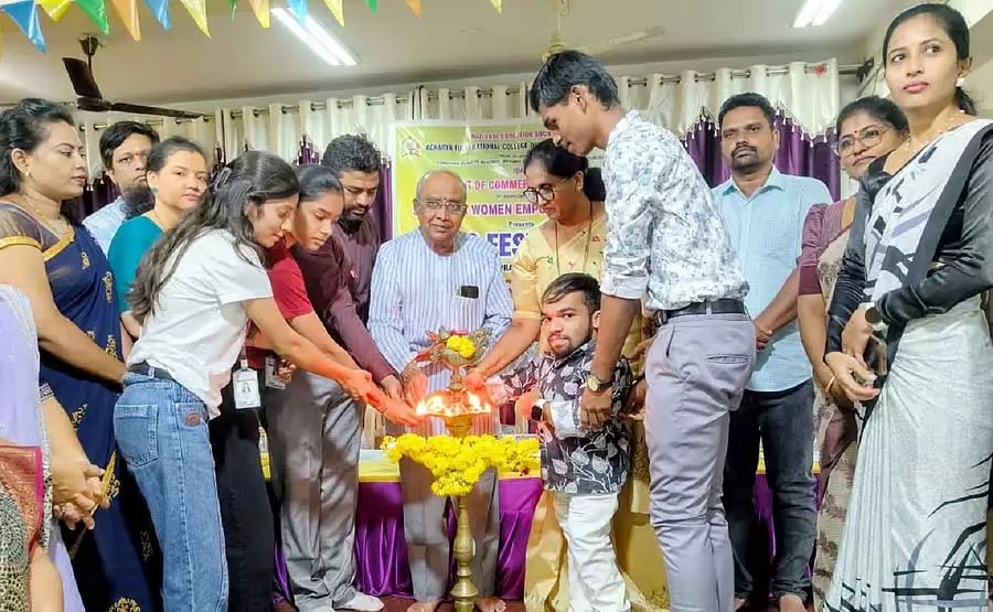 Shivamogga : छात्रों की प्रतिभा से तैयार विविध व्यंजन Shivamogga : छात्रों की प्रतिभा से तैयार विविध व्यंजन