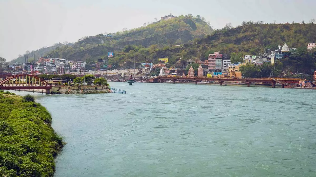 Tourismका नया ट्रेंड: अब बीच और पहाड़ नहीं, तीर्थस्थल बन रहे हैं लोगों की पहली पसंद Tourismका नया ट्रेंड: अब बीच और पहाड़ नहीं, तीर्थस्थल बन रहे हैं लोगों की पहली पसंद
