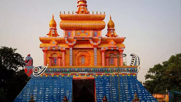 Haldia गांव में लक्ष्मी पूजा की भी एक थीम है Haldia गांव में लक्ष्मी पूजा की भी एक थीम है