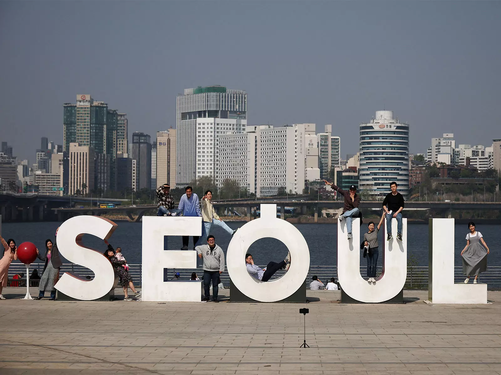 South Korea में डेटा सेंटर में लगी भीषण आग के बाद 157 सरकारी सेवाएं बहाल South Korea में डेटा सेंटर में लगी भीषण आग के बाद 157 सरकारी सेवाएं बहाल