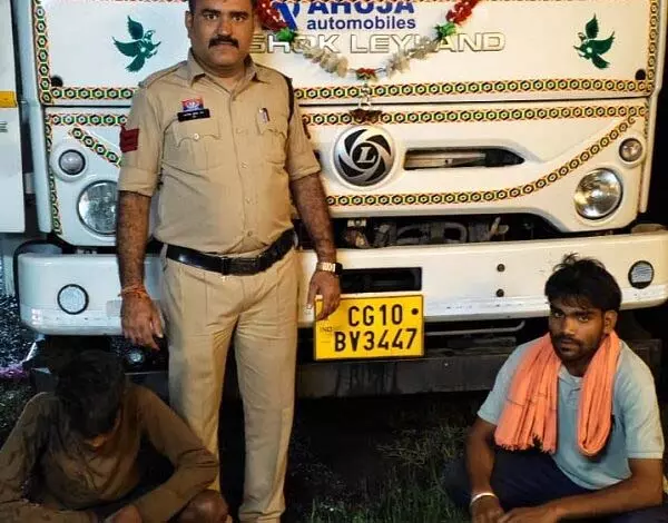 कोतरारोड़ पुलिस ने अवैध स्क्रैप परिवहन में दो गिरफ्तार, 20 टन लोहे के स्क्रैप और माजदा वाहन जब्त कोतरारोड़ पुलिस ने अवैध स्क्रैप परिवहन में दो गिरफ्तार, 20 टन लोहे के स्क्रैप और माजदा वाहन जब्त