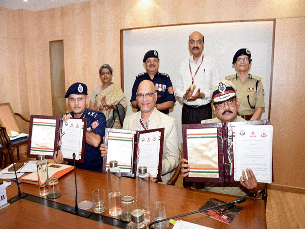 रेलवे आपदा प्रतिक्रिया के लिए RPF, NDRF, IRIDM ने समझौता ज्ञापन पर किए हस्ताक्षर रेलवे आपदा प्रतिक्रिया के लिए RPF, NDRF, IRIDM ने समझौता ज्ञापन पर किए हस्ताक्षर
