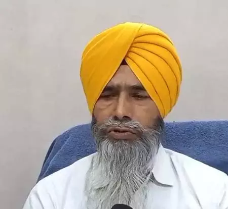 गुरु नानक देव जी के प्रकाश पर्व पर सिख जत्थे को पाकिस्तान जाने की मिली इजाजत, एसजीपीसी ने जताया संतोष गुरु नानक देव जी के प्रकाश पर्व पर सिख जत्थे को पाकिस्तान जाने की मिली इजाजत, एसजीपीसी ने जताया संतोष