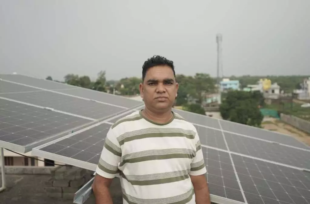 लोको पायलट से सौर ऊर्जा के रोल मॉडल बने सुकलाल सूर्यवंशी लोको पायलट से सौर ऊर्जा के रोल मॉडल बने सुकलाल सूर्यवंशी