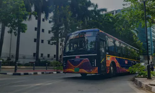 Mumbai: एयरपोर्ट कार्यक्रम में ठाणे BJP की बसों का काफिला Mumbai: एयरपोर्ट कार्यक्रम में ठाणे BJP की बसों का काफिला