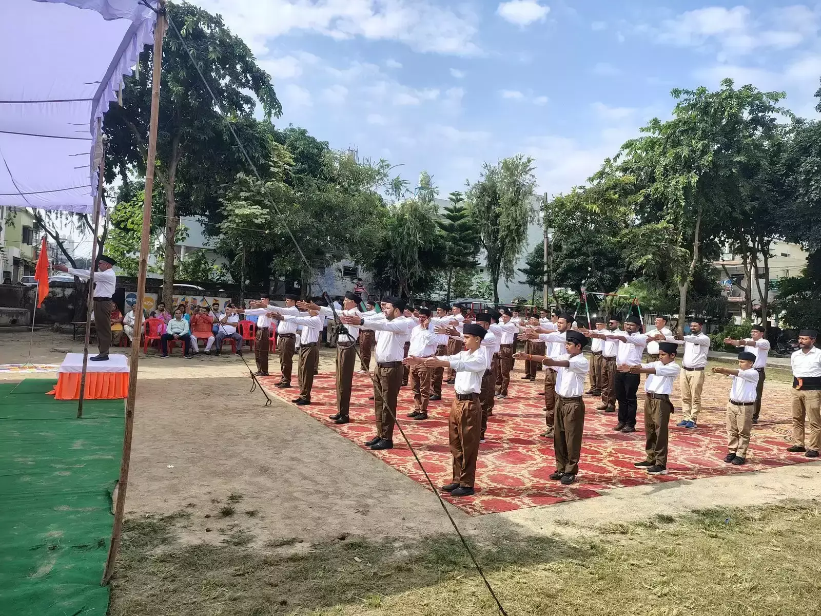 Dehradun: डॉ. हेडगेवार की प्रेरक जीवन गाथा स्वयंसेवकों के समक्ष Dehradun: डॉ. हेडगेवार की प्रेरक जीवन गाथा स्वयंसेवकों के समक्ष