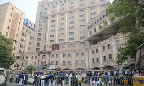 US टैरिफ के बीच सार्वजनिक क्षेत्र के बैंक रहे लचीले, निजी बैंक का मार्केट कैप गिरा US टैरिफ के बीच सार्वजनिक क्षेत्र के बैंक रहे लचीले, निजी बैंक का मार्केट कैप गिरा