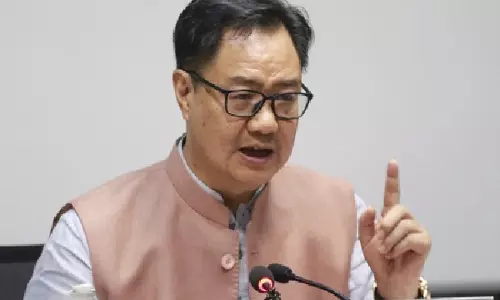 Kiren Rijiju बोले – विवाद को लेकर भ्रम फैला रहे हैं, देश को न बांटा जाए Kiren Rijiju बोले – विवाद को लेकर भ्रम फैला रहे हैं, देश को न बांटा जाए
