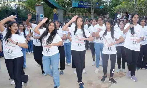 Medical छात्रों ने एनास्टोमोज़ 2025 में मादक द्रव्यों के सेवन के खिलाफ जागरूकता बढ़ाने के लिए दौड़ लगाई Medical छात्रों ने एनास्टोमोज़ 2025 में मादक द्रव्यों के सेवन के खिलाफ जागरूकता बढ़ाने के लिए दौड़ लगाई