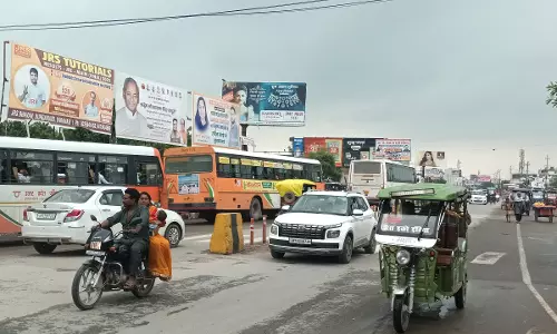 Jaunpur: बिना चालान शुल्क वाले वाहन मालिकों पर कार्रवाई