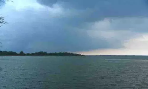 भारी बारिश के कारण Osman Sagar, हिमायत सागर जलाशयों में लगातार पानी का प्रवाह जारी भारी बारिश के कारण Osman Sagar, हिमायत सागर जलाशयों में लगातार पानी का प्रवाह जारी