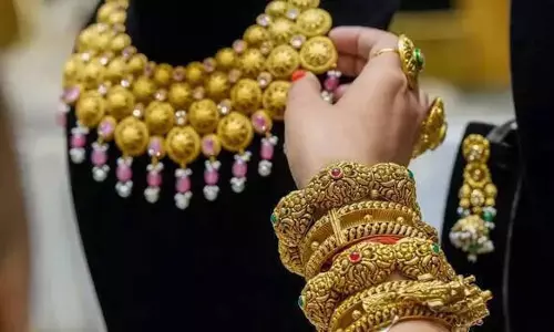 kerala: सोने की कीमत में रिकॉर्ड उछाल, एक दिन में 1000 रुपये की बढ़ोतरी kerala: सोने की कीमत में रिकॉर्ड उछाल, एक दिन में 1000 रुपये की बढ़ोतरी