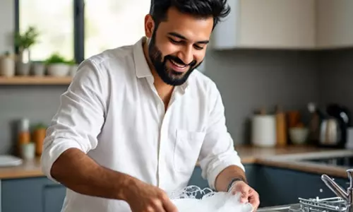 फिटनेस के लिए जिम नहीं, घरेलू काम ही हैं काफी! तन-मन दोनों रहेंगे तंदुरुस्त