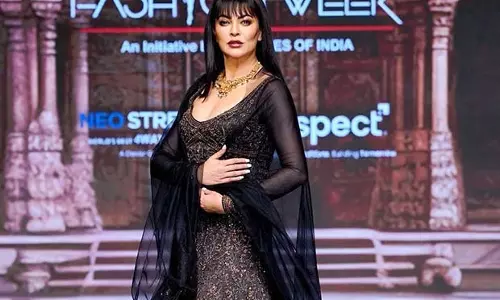 बॉम्बे टाइम्स फैशन वीक 2025 में शोस्टॉपर बनकर Sushmita Sen ने बिखेरा जलवा बॉम्बे टाइम्स फैशन वीक 2025 में शोस्टॉपर बनकर Sushmita Sen ने बिखेरा जलवा