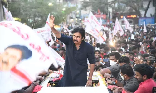 Andhra CM पवन कल्याण के कर्नाटक दौरे में कड़ी सुरक्षा Andhra CM पवन कल्याण के कर्नाटक दौरे में कड़ी सुरक्षा