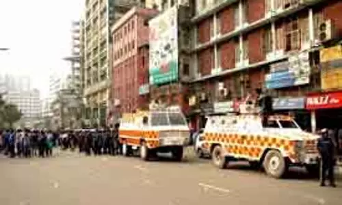 Bangladesh पुलिस ने अवामी लीग के नेताओं को हिरासत में लिया