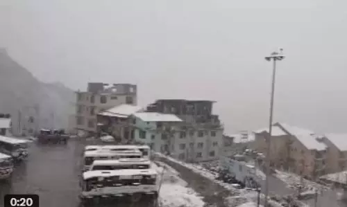 Himachal Pradesh के ऊंचे पर्वतों पर ताजा बर्फबारी Himachal Pradesh के ऊंचे पर्वतों पर ताजा बर्फबारी
