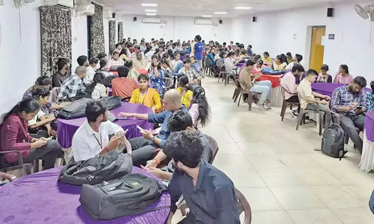 Andhra: छात्रों के लिए सहयोग, नवाचार और विचारों के आदान-प्रदान का एक मंच