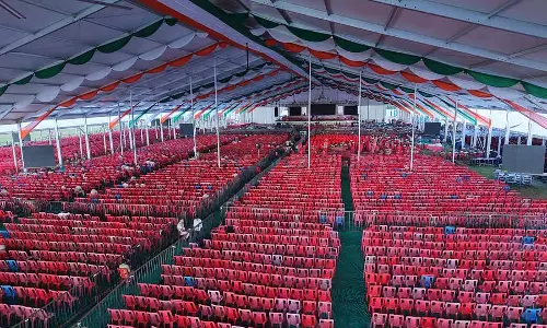 CM खड़गे कोप्पल पहुंचे: विभिन्न विकास कार्यों का उद्घाटन और शिलान्यास CM खड़गे कोप्पल पहुंचे: विभिन्न विकास कार्यों का उद्घाटन और शिलान्यास