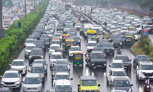 दशहरा छुट्टियों के बाद विजयवाड़ा-हैदराबाद हाइवे पर भीषण जाम