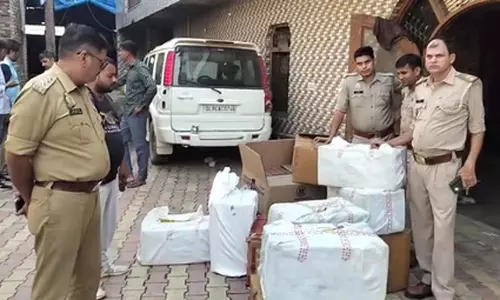 पुलिस का बड़ा एक्शन, लाखों के पटाखे जब्त
