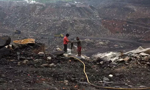 Jharia Coalfield आग के लिए 5,940 करोड़ रुपये की योजना की निगरानी करेगा पैनल