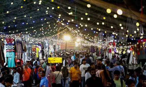 GST कटौती और छूट से त्योहारी मांग बढ़ी, टियर 2 और 3 श्रेणी के खरीदारों ने खरीदारी बढ़ाई GST कटौती और छूट से त्योहारी मांग बढ़ी, टियर 2 और 3 श्रेणी के खरीदारों ने खरीदारी बढ़ाई