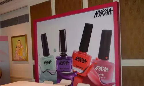 सकारात्मक दूसरी तिमाही के अपडेट के बाद Nykaa के शेयर 6% उछलकर रिकॉर्ड ऊंचाई पर पहुंचे सकारात्मक दूसरी तिमाही के अपडेट के बाद Nykaa के शेयर 6% उछलकर रिकॉर्ड ऊंचाई पर पहुंचे