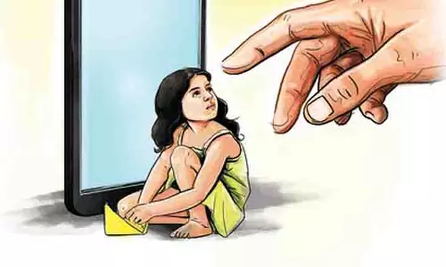 10वीं के छात्र ने टॉफी का लालच देकर पांच साल की बच्ची से किया बलात्कार 10वीं के छात्र ने टॉफी का लालच देकर पांच साल की बच्ची से किया बलात्कार