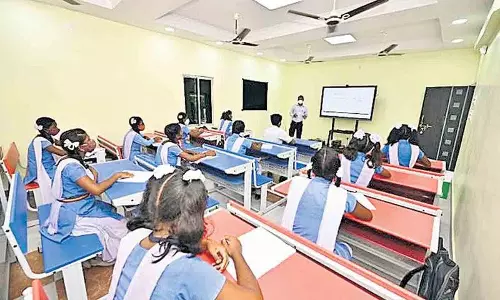 छात्रों का भविष्य खतरे में: सरकार भुगतान न करे तो विरोध प्रदर्शन की धमकी