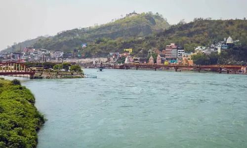 Tourismका नया ट्रेंड: अब बीच और पहाड़ नहीं, तीर्थस्थल बन रहे हैं लोगों की पहली पसंद Tourismका नया ट्रेंड: अब बीच और पहाड़ नहीं, तीर्थस्थल बन रहे हैं लोगों की पहली पसंद