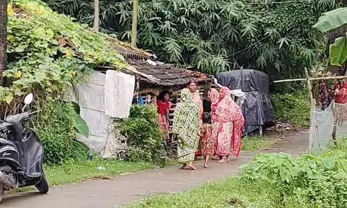Gujarat के नंदीग्राम में दो प्रवासी मजदूरों की मौत Gujarat के नंदीग्राम में दो प्रवासी मजदूरों की मौत