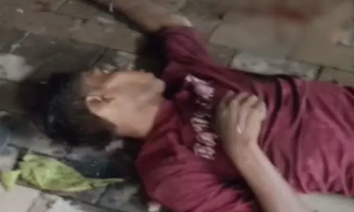 तहसील कार्यालय परिसर में युवक की बेरहमी से हत्या, 24 घंटे में 3 नाबालिग गिरफ्तार तहसील कार्यालय परिसर में युवक की बेरहमी से हत्या, 24 घंटे में 3 नाबालिग गिरफ्तार