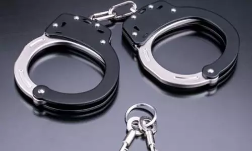 पुलिस ने दस साल से फरार आरोपी को किया गिरफ्तार