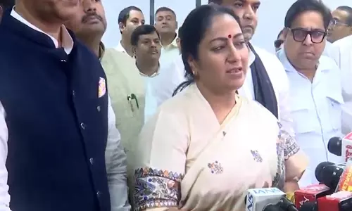 दिवाली पर ग्रीन पटाखों के इस्तेमाल की अनुमति देने के लिए सुप्रीम कोर्ट से आग्रह करूंगी: Delhi CM दिवाली पर ग्रीन पटाखों के इस्तेमाल की अनुमति देने के लिए सुप्रीम कोर्ट से आग्रह करूंगी: Delhi CM