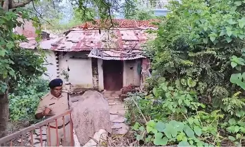कोतवालीन देवबत्ती बाई का शव संदिग्ध परिस्थितियों में घर में मिला