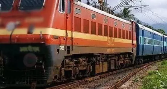 दिवाली मनाने घर लौट रहे मजदूर की ट्रेन में मौत, भीड़ की वजह से बिगड़ी तबीयत दिवाली मनाने घर लौट रहे मजदूर की ट्रेन में मौत, भीड़ की वजह से बिगड़ी तबीयत