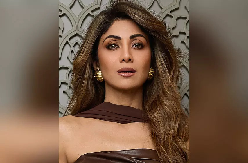 60 करोड़ की ठगी मामले में शिल्पा शेट्टी का बयान दर्ज, ईओडब्ल्यू ने साढ़े चार घंटे तक की पूछताछ 60 करोड़ की ठगी मामले में शिल्पा शेट्टी का बयान दर्ज, ईओडब्ल्यू ने साढ़े चार घंटे तक की पूछताछ