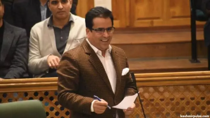 Srinagar: राज्यसभा नामांकन पर तनवीर सादिक ने दी बड़ी प्रतिक्रिया Srinagar: राज्यसभा नामांकन पर तनवीर सादिक ने दी बड़ी प्रतिक्रिया