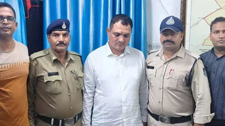 Indore : भाजपा ने कांग्रेस पार्षद अनवर कादरी को पार्टी से निकालने की मांग की Indore : भाजपा ने कांग्रेस पार्षद अनवर कादरी को पार्टी से निकालने की मांग की