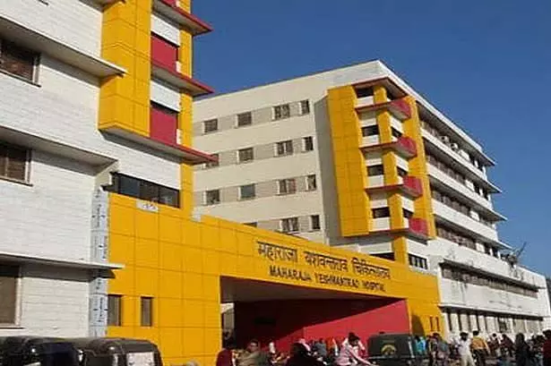 Indore : एमवाय अस्पताल में सुरक्षा में चूक, चोरों ने वार्ड के अंदर से चुराए फोन Indore : एमवाय अस्पताल में सुरक्षा में चूक, चोरों ने वार्ड के अंदर से चुराए फोन