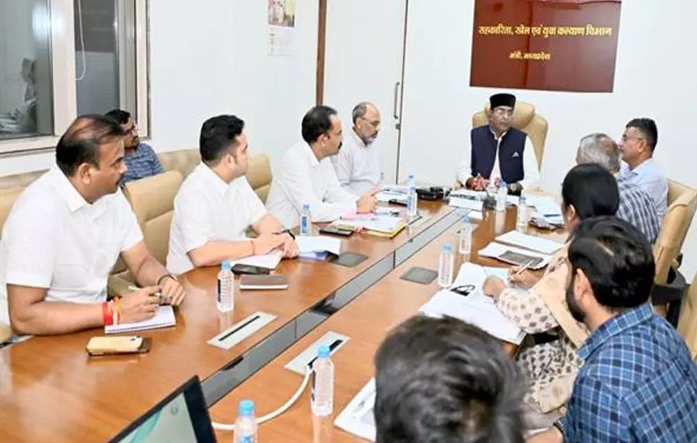 Bhopal: मंत्री सारंग ने खेलो एमपी यूथ गेम्स की तैयारियों का किया निरीक्षण Bhopal: मंत्री सारंग ने खेलो एमपी यूथ गेम्स की तैयारियों का किया निरीक्षण
