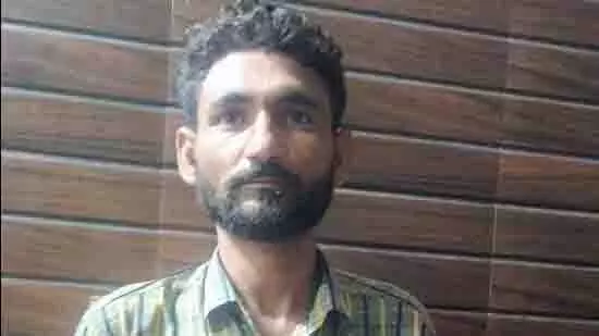 Raj Nagar एक्सटेंशन में शराब की दुकान के बाहर व्यक्ति की पीट-पीटकर हत्या Raj Nagar एक्सटेंशन में शराब की दुकान के बाहर व्यक्ति की पीट-पीटकर हत्या