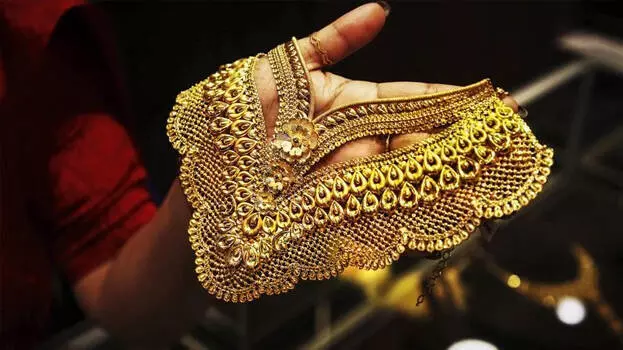 kerala में सोने की कीमतें रिकॉर्ड स्तर पर, एक लाख रुपये का आभूषण सॉवरेन के बराबर kerala में सोने की कीमतें रिकॉर्ड स्तर पर, एक लाख रुपये का आभूषण सॉवरेन के बराबर