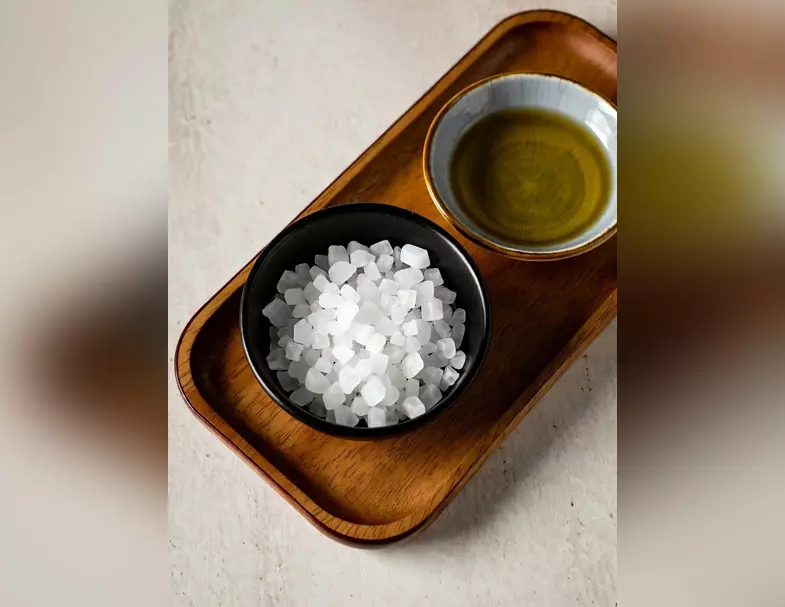 सिर्फ पूजा की सामग्री नहीं, सेहत का खजाना है कपूर! आयुर्वेद से जानें इसके फायदे सिर्फ पूजा की सामग्री नहीं, सेहत का खजाना है कपूर! आयुर्वेद से जानें इसके फायदे