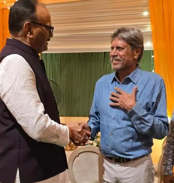 New Delhi: उपमुख्यमंत्री बृजेश पाठक की कपिल देव संग खास भेंट New Delhi: उपमुख्यमंत्री बृजेश पाठक की कपिल देव संग खास भेंट