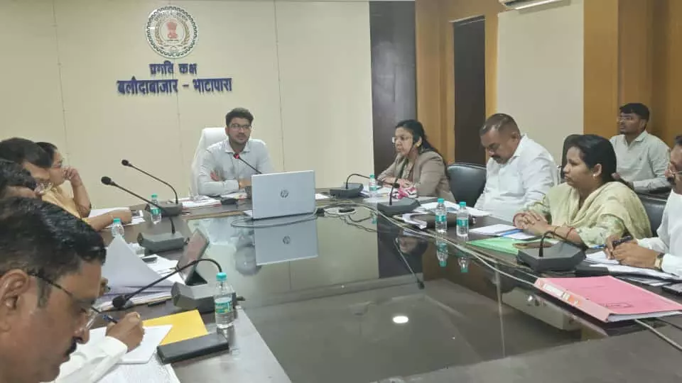 त्यौहारी सीजन में फिल्ड पर क़ानून व्यवस्था दुरुस्त रखें : कलेक्टर त्यौहारी सीजन में फिल्ड पर क़ानून व्यवस्था दुरुस्त रखें : कलेक्टर