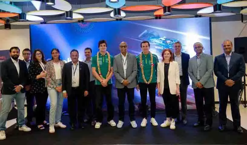 कॉग्निजेंट ने हैदराबाद GAR परिसर में एस्टन मार्टिन एफ1 ड्राइवरों की मेजबानी की कॉग्निजेंट ने हैदराबाद GAR परिसर में एस्टन मार्टिन एफ1 ड्राइवरों की मेजबानी की