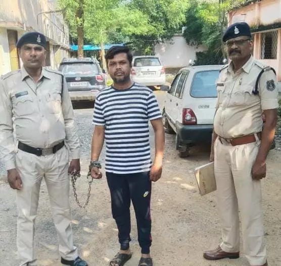 एक की मौत, नशे की हालत में कई लोगों को ठोकर मारने वाला चालक गिरफ्तार एक की मौत, नशे की हालत में कई लोगों को ठोकर मारने वाला चालक गिरफ्तार