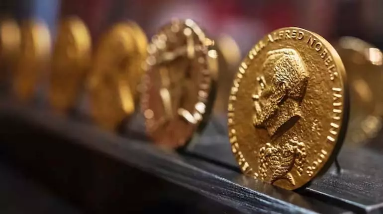 जॉन क्लार्क, मिशेल एच डेवोरेट और जॉन एम मार्टिनिस को 2025 का भौतिकी का नोबेल पुरस्कार मिलेगा जॉन क्लार्क, मिशेल एच डेवोरेट और जॉन एम मार्टिनिस को 2025 का भौतिकी का नोबेल पुरस्कार मिलेगा